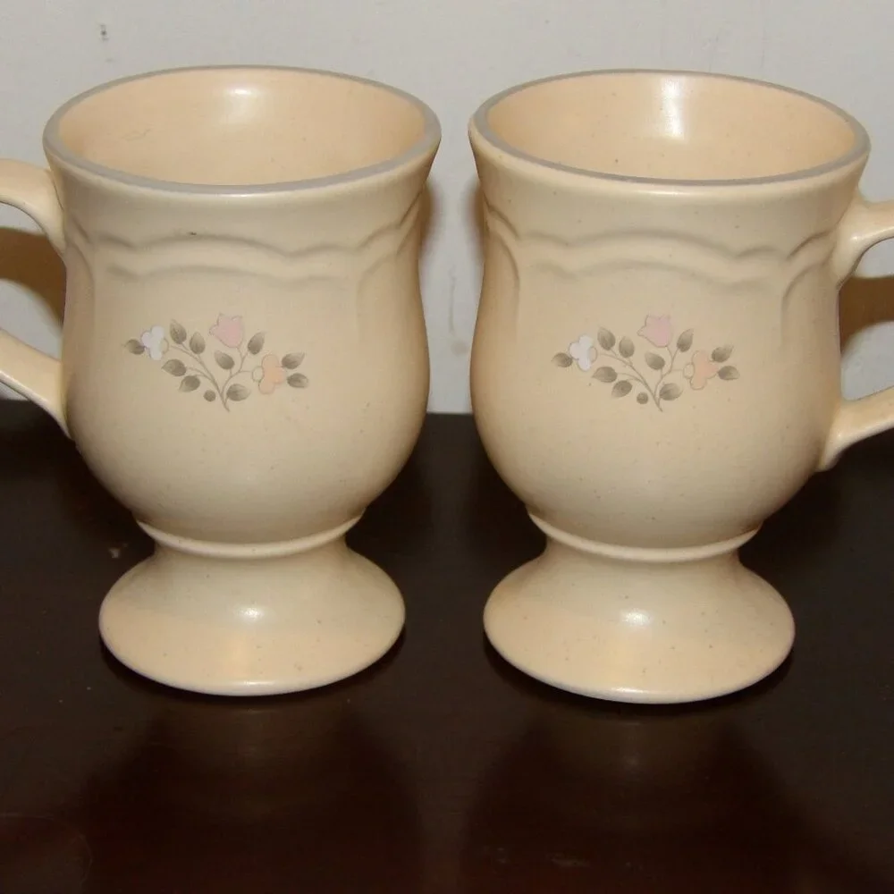 Pfaltzgraff Remembrance Pedestal Mug Cup Set of 2 each is 10oz